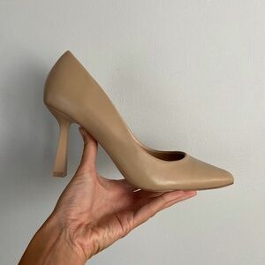 Steve Madden Nude Pumps // NWT